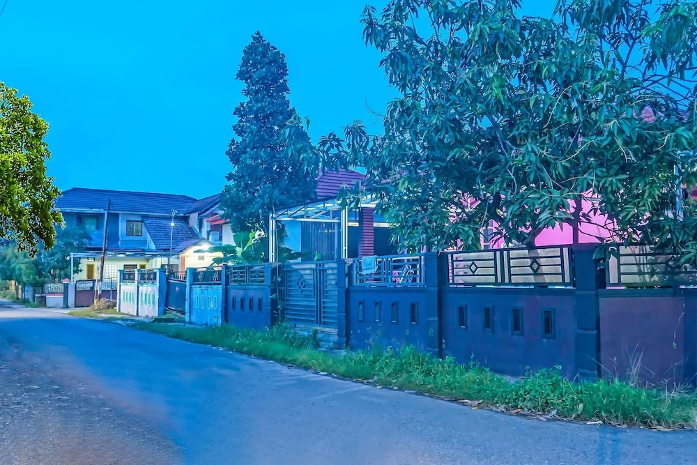 Hotel O Adam Kost SyariahNearWisata Jembatan Barito