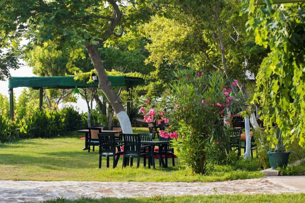 Troas Beach Hotel