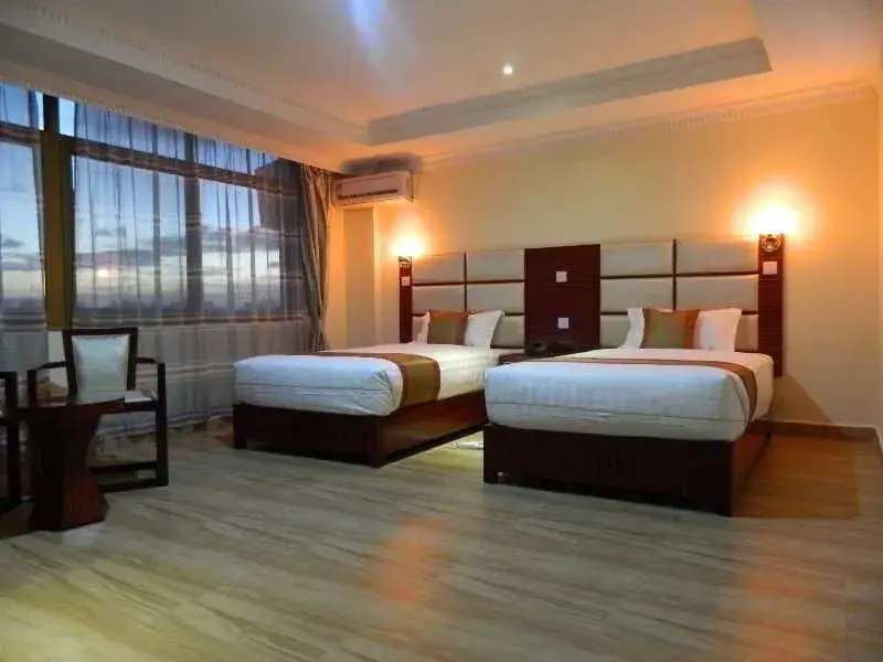 Tiffany Diamond Hotel Indira Gandhi Street