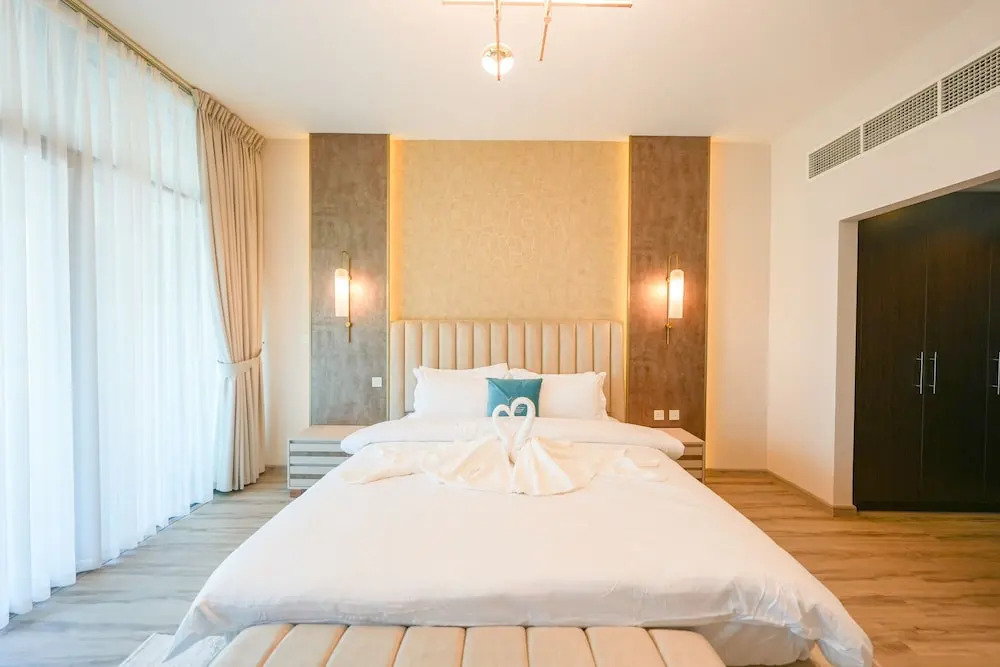 Yogi-Luxury 1BR Apartment with Panoramic Views