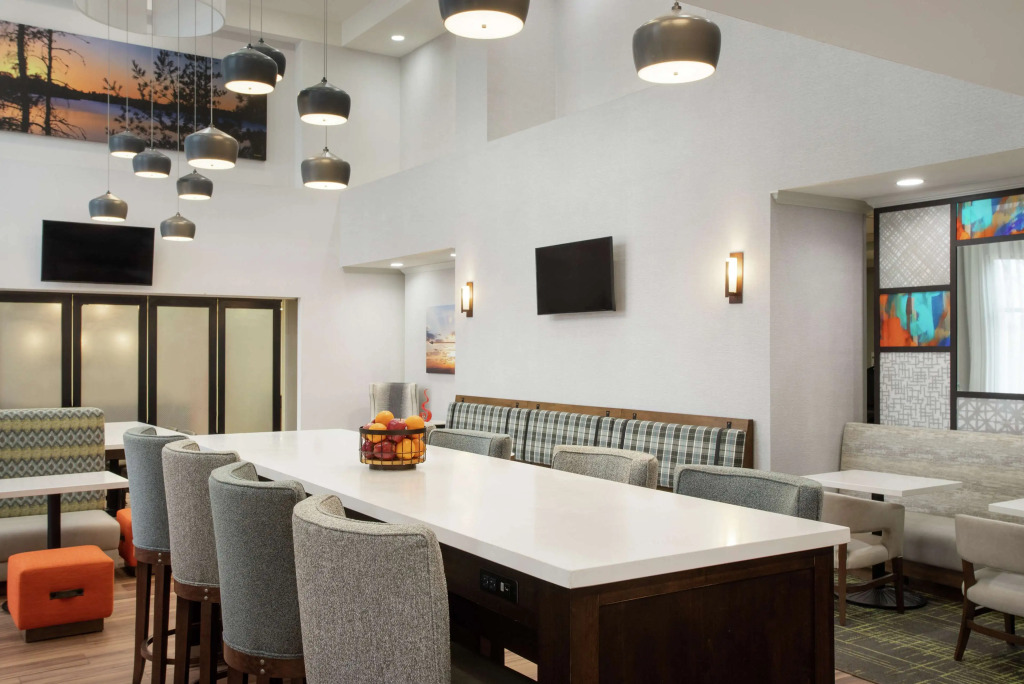 Hampton Inn & Suites Pine Bluff