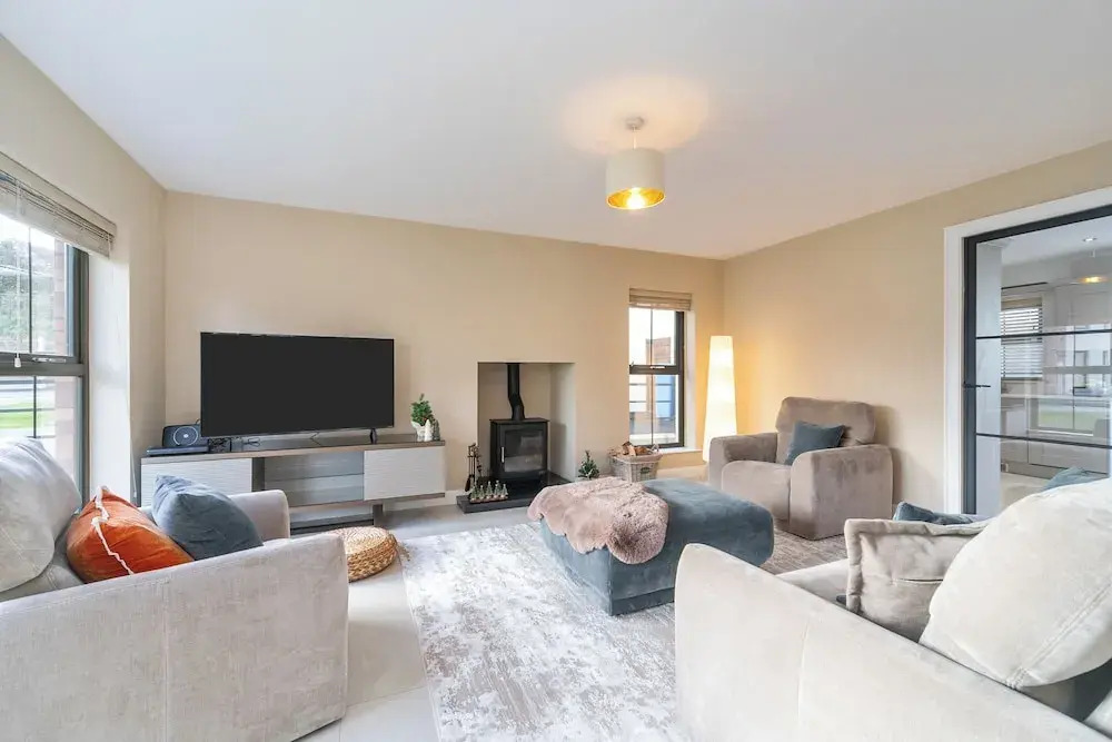 Modern Entire Home Retreat in Newry