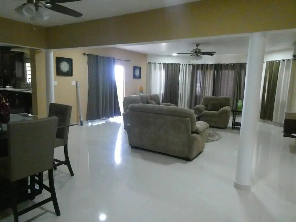 Singh Luxury Apartments With sea View, Apt.1