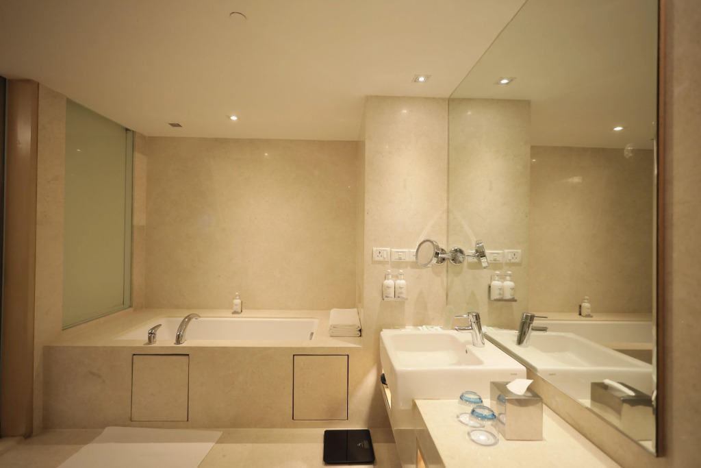 Holiday Inn Mumbai International Airport by IHG
