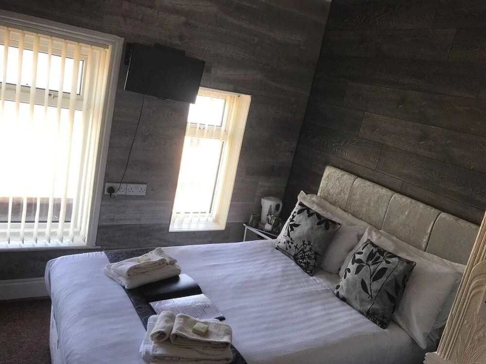 Residency hotel and Bar