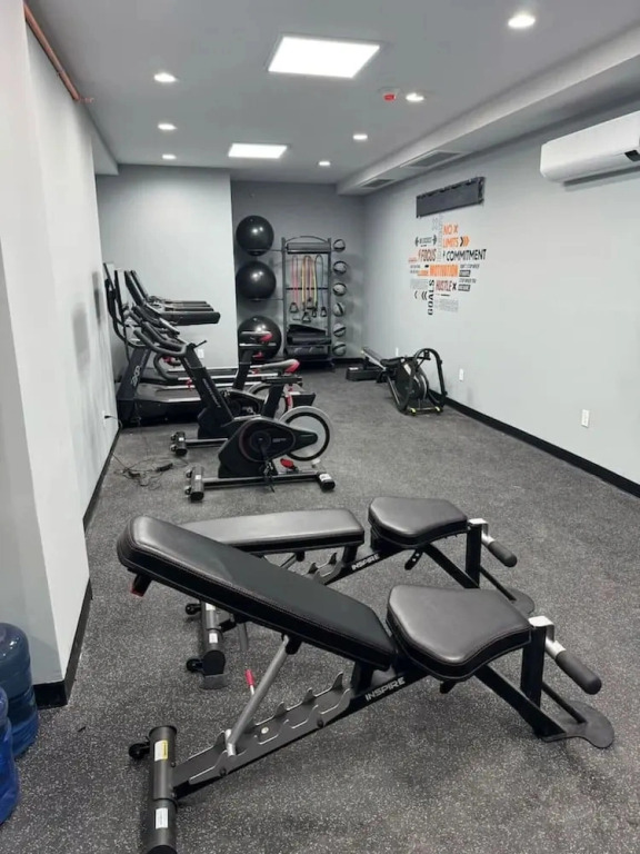 610 Large Studio Downtown With Pool Table