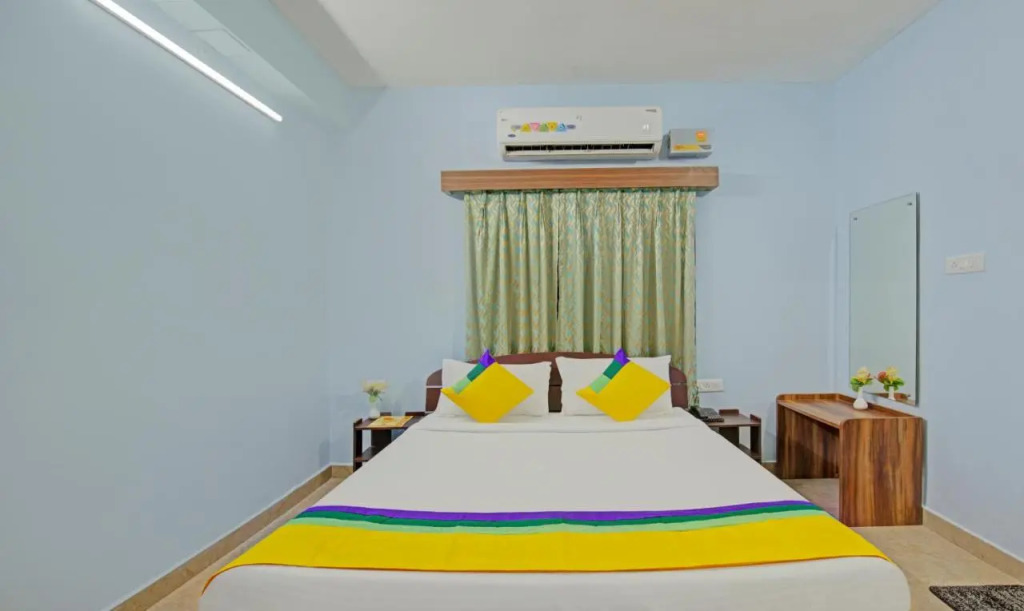Itsy Hotels Sidhartha Residency
