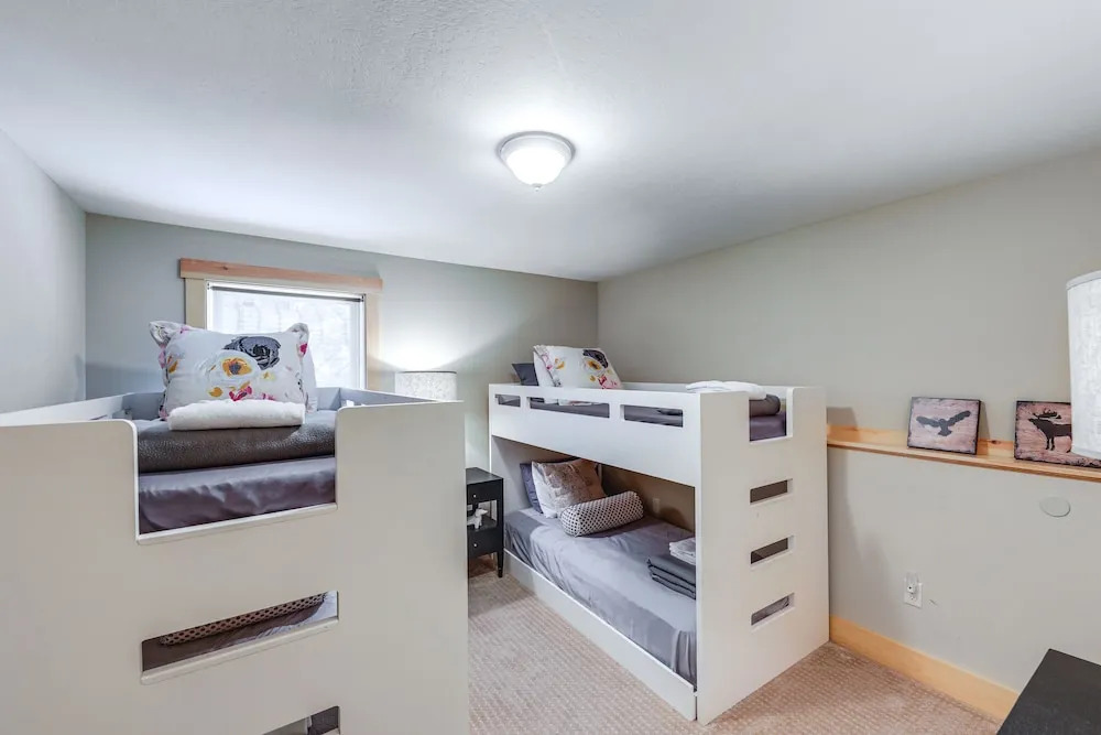 White Mountain Home Near Lakes & Kancamagus Hwy!