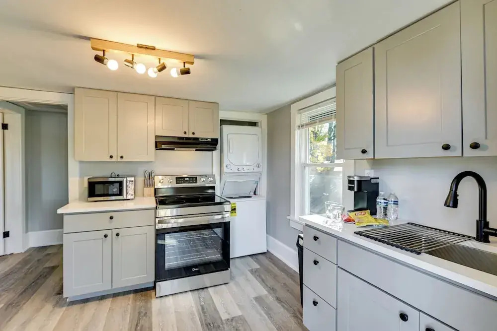 2 Mi to Uptown: Centrally Located Kingston Apt!