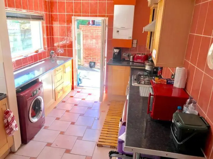 Private King En-Suite bedroom close to MediaCityUK/Old Trafford