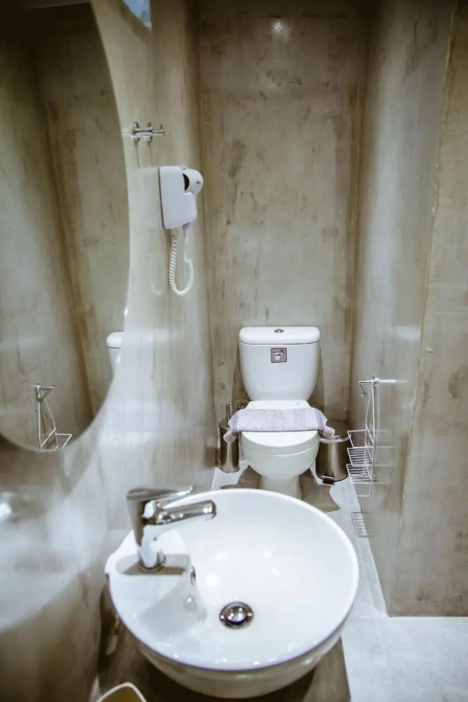 Gregory Comfort Hotel