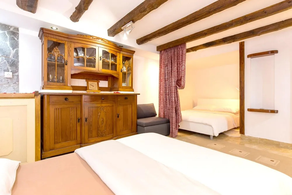 Apartment With one Bedroom in Skrpčići, With Enclosed Garden and Wifi - 500 m From the Beach