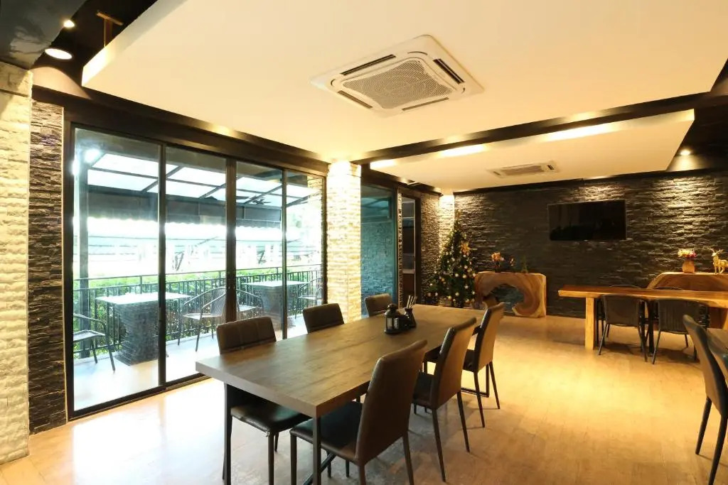 HTel Resort