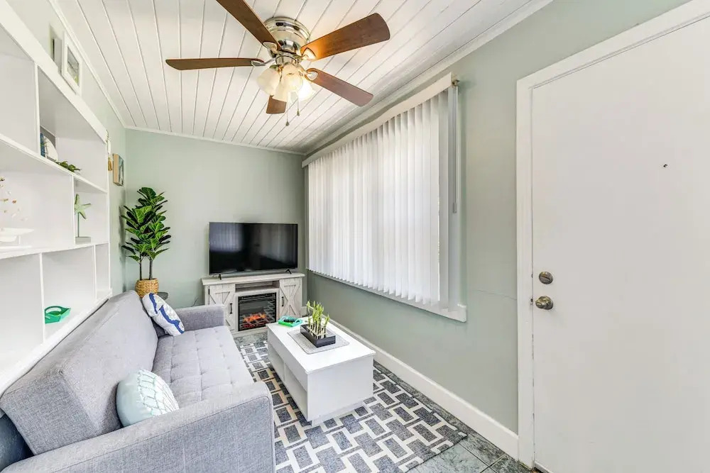 1 Mi to Upham Beach Park: Cozy St Pete Beach Apt!