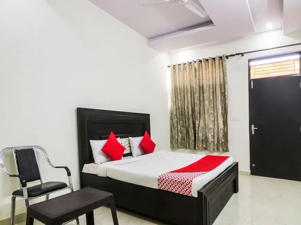 OYO 26863 Raj Villa