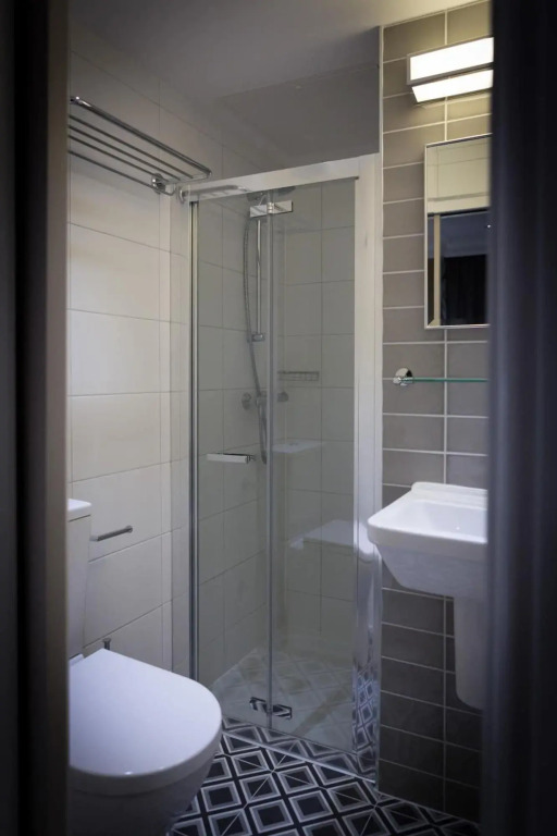 The Beverley Hotel London - Victoria