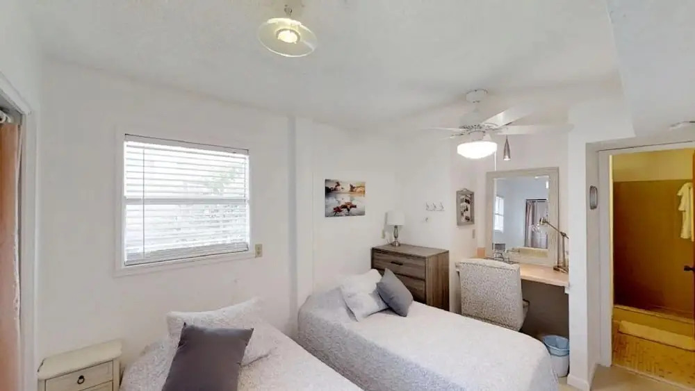 A Saltwater Cottage 4 Bedrooms 2 Bathrooms Home
