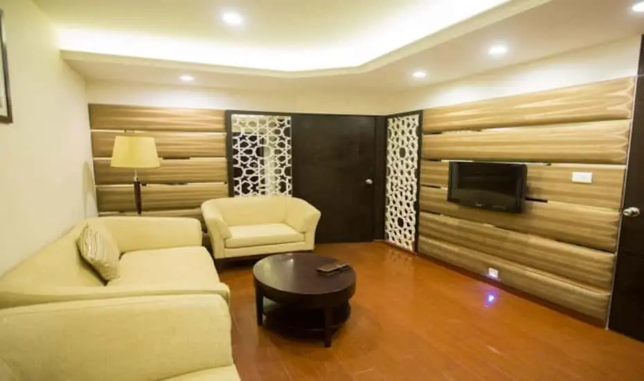 Royal Reve Hotel