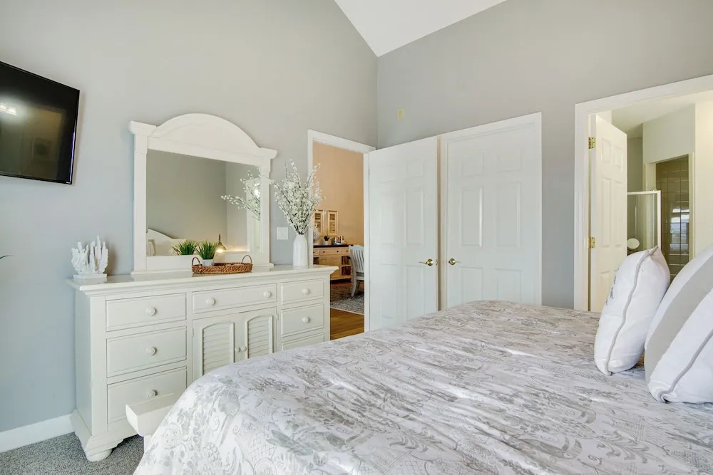 Walk to Boardwalk! Ocean City Coastal Gem w/ Deck