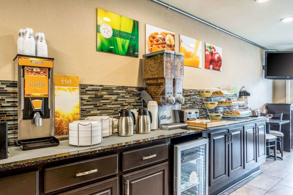 Motel 6 Opelika AL