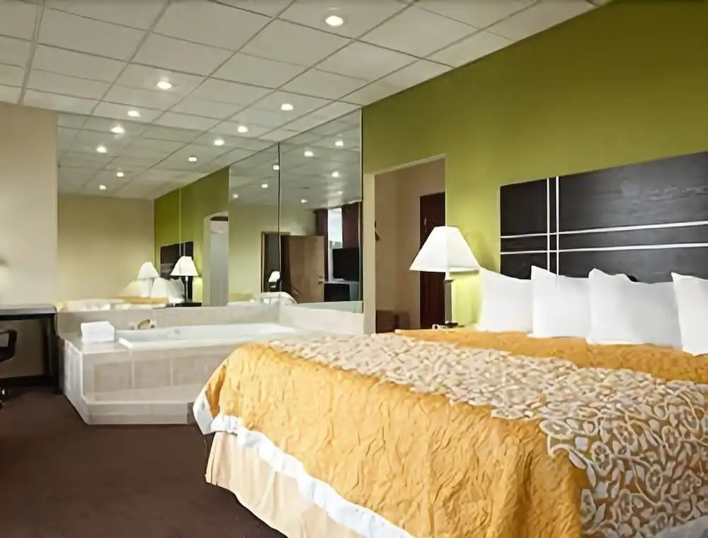 Days Inn by Wyndham Oil City Conference Center