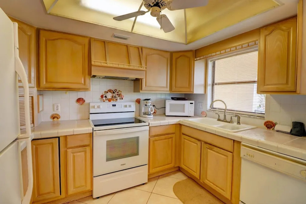 16360 Dublin Cir #202