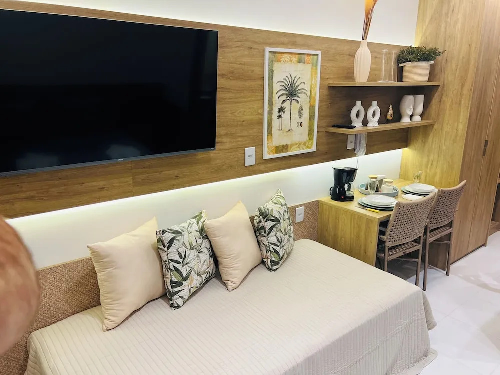 Makia Flats Muro Alto