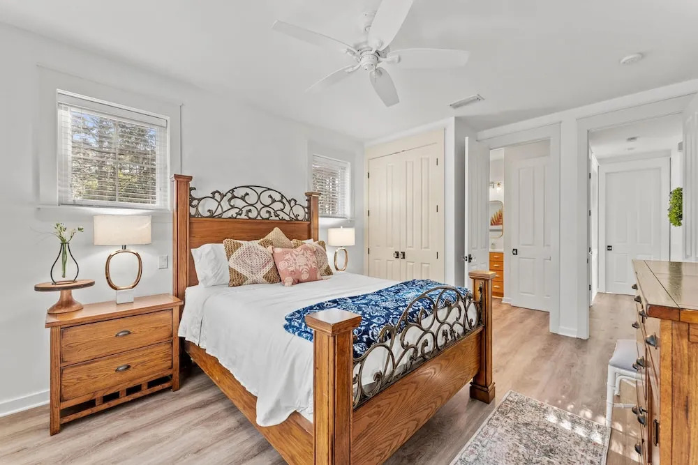 1375 Laurel Grove 2G S 3BR 3BA 12