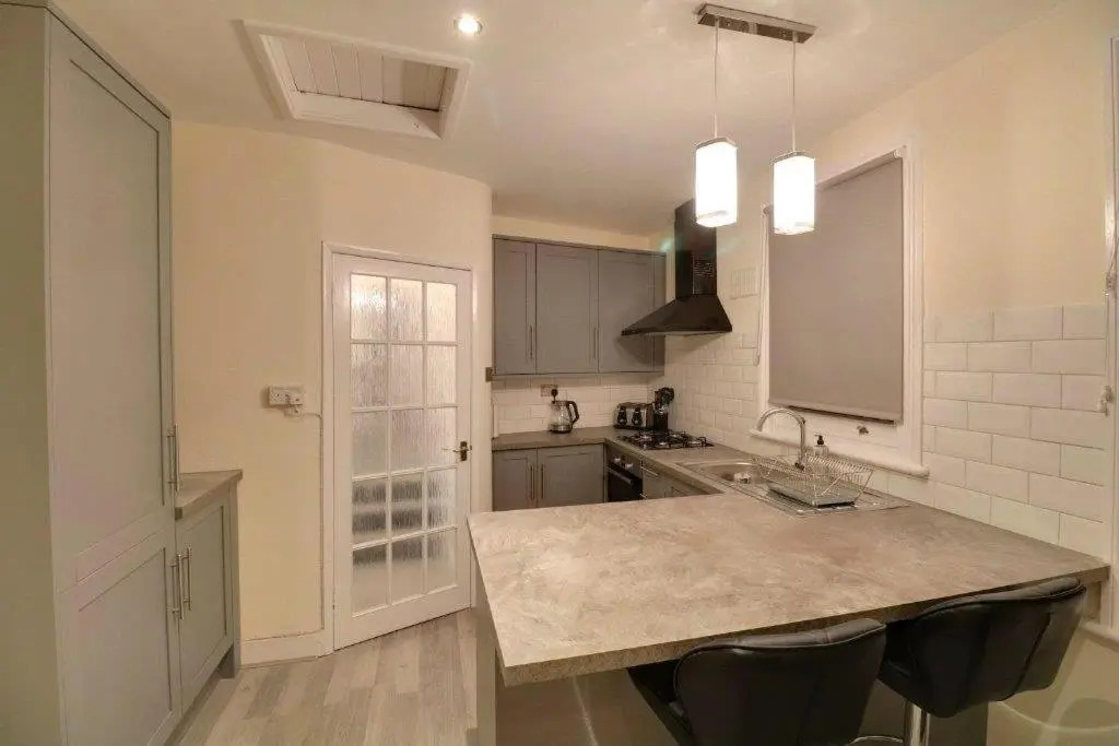 Replingham Road Apartment
