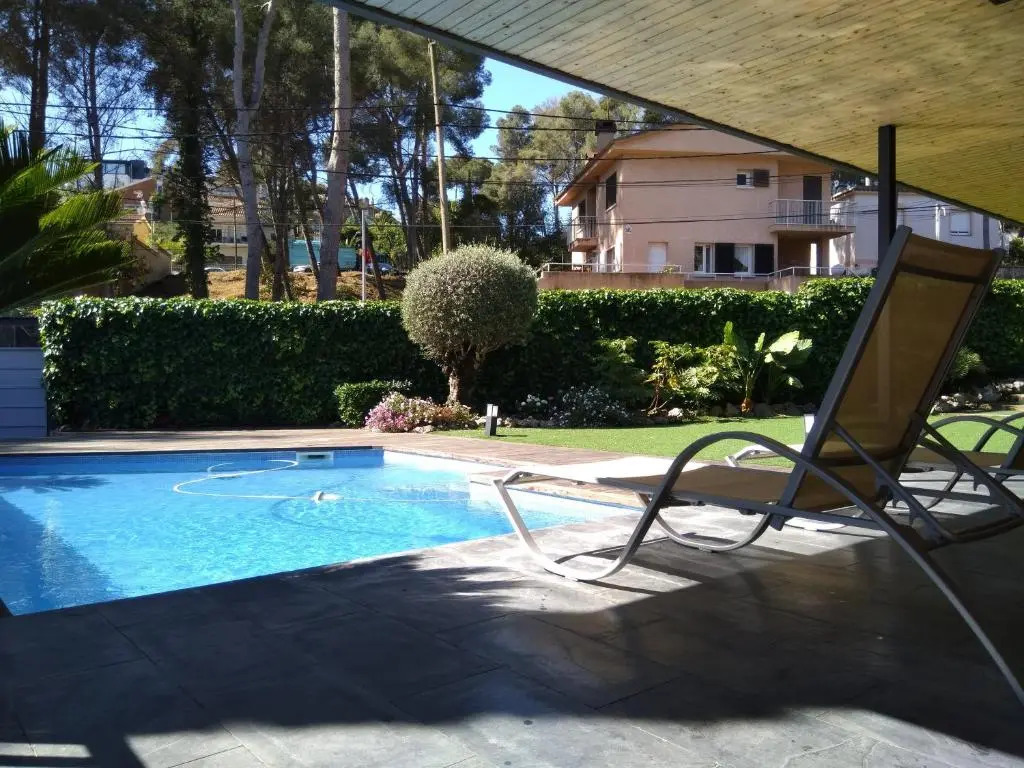 VILLA DEL BOSQUE