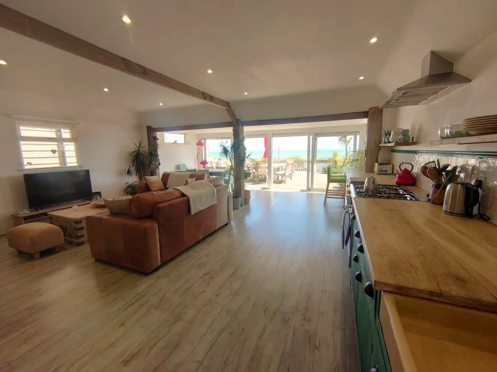 Ocean Front Beach House with Direct Beach Access and Breath Taking Views
