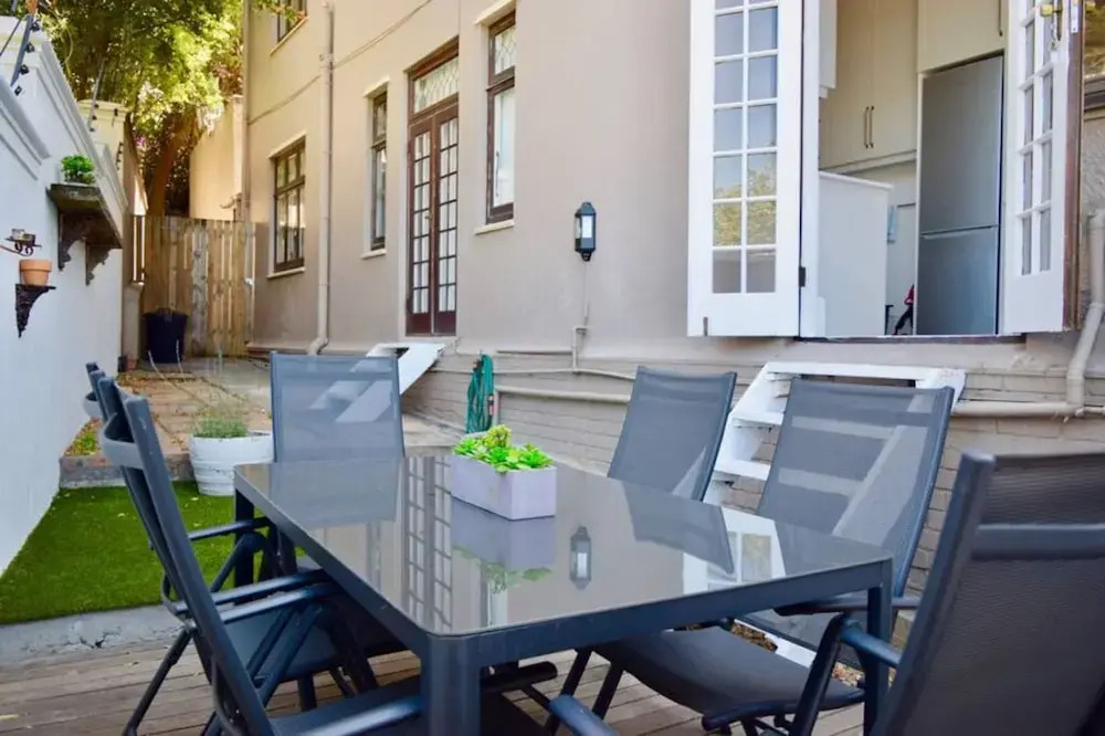 Spacious 3 Bedroom Home Green Point