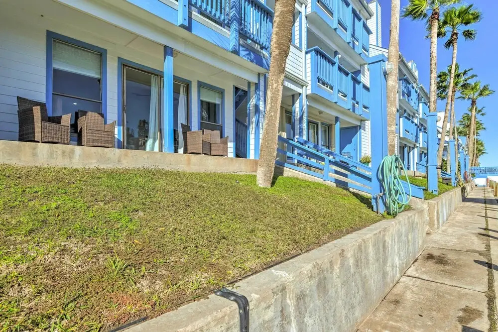 Padre Island Retreat on Canal - 2 Mi to Beach!
