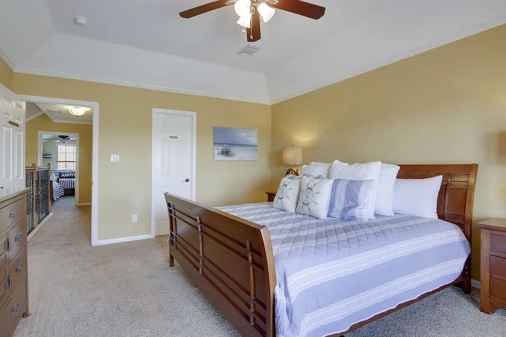 Beach Retreat 4 Bedrooms 2.5 Bathrooms Home