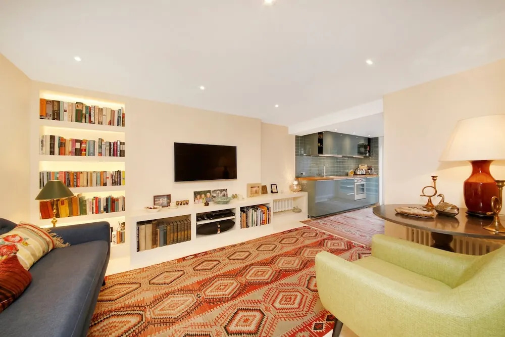 Stunning 2 Bedroom Apartment With Garden in Notting Hill
