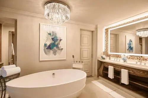 Palm Beachfront Estate Sunset Atlantis views