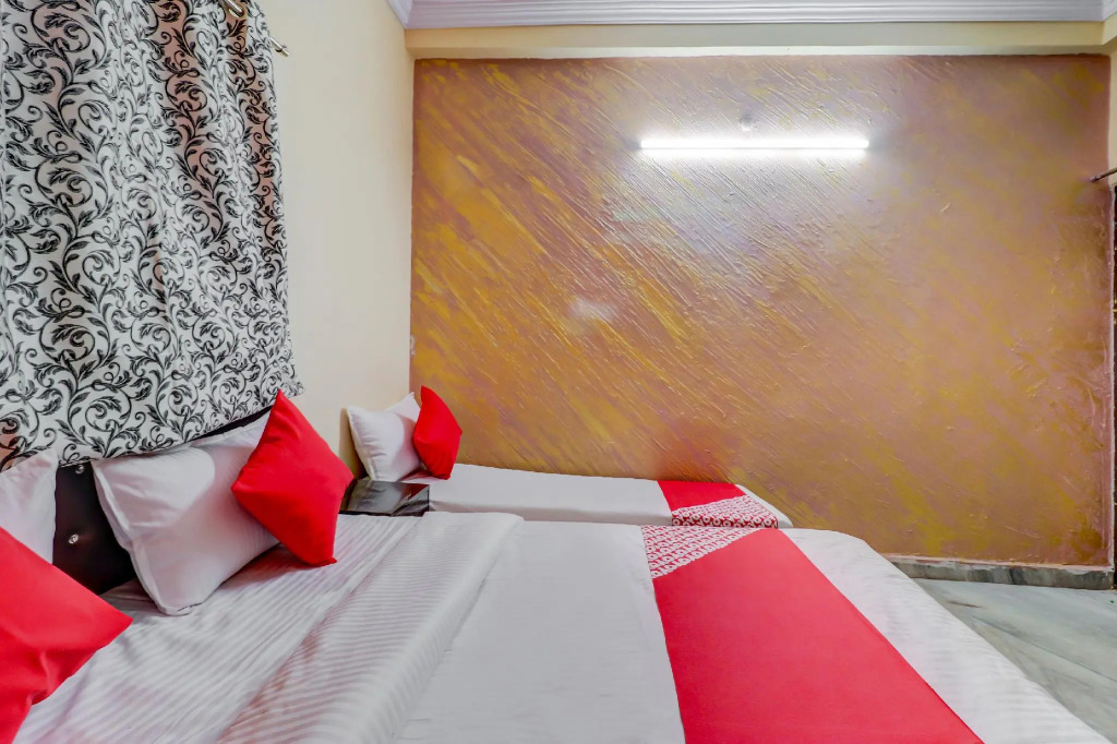 OYO 70573 S K Hotel