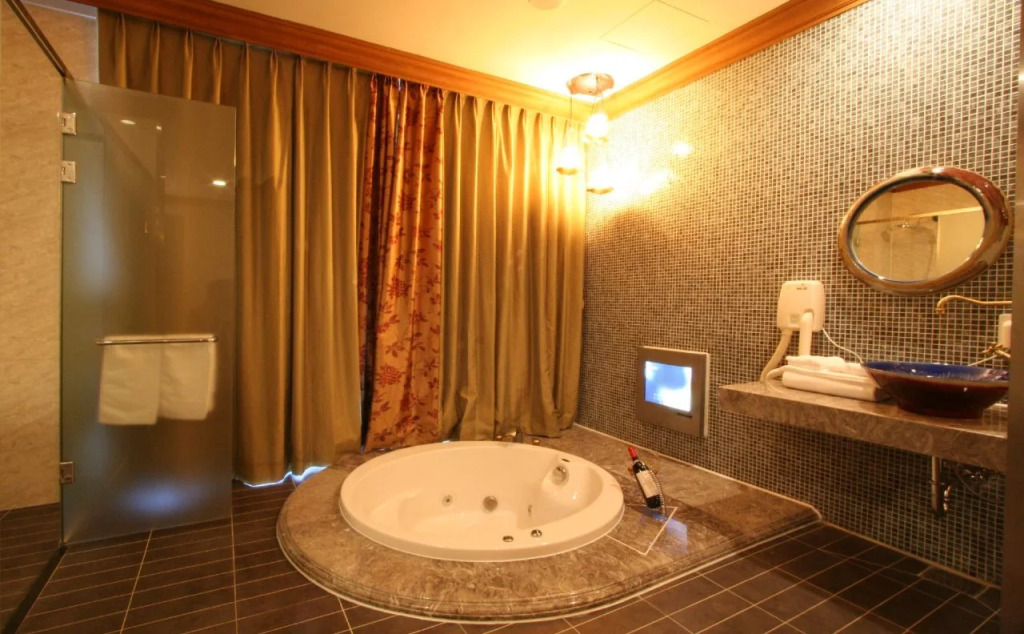 WIZ Hotel