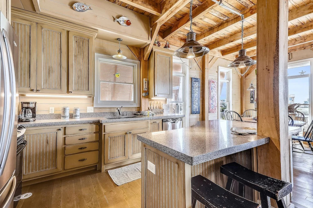 Sugar Shack 4 Bedroom Home by RedAwning