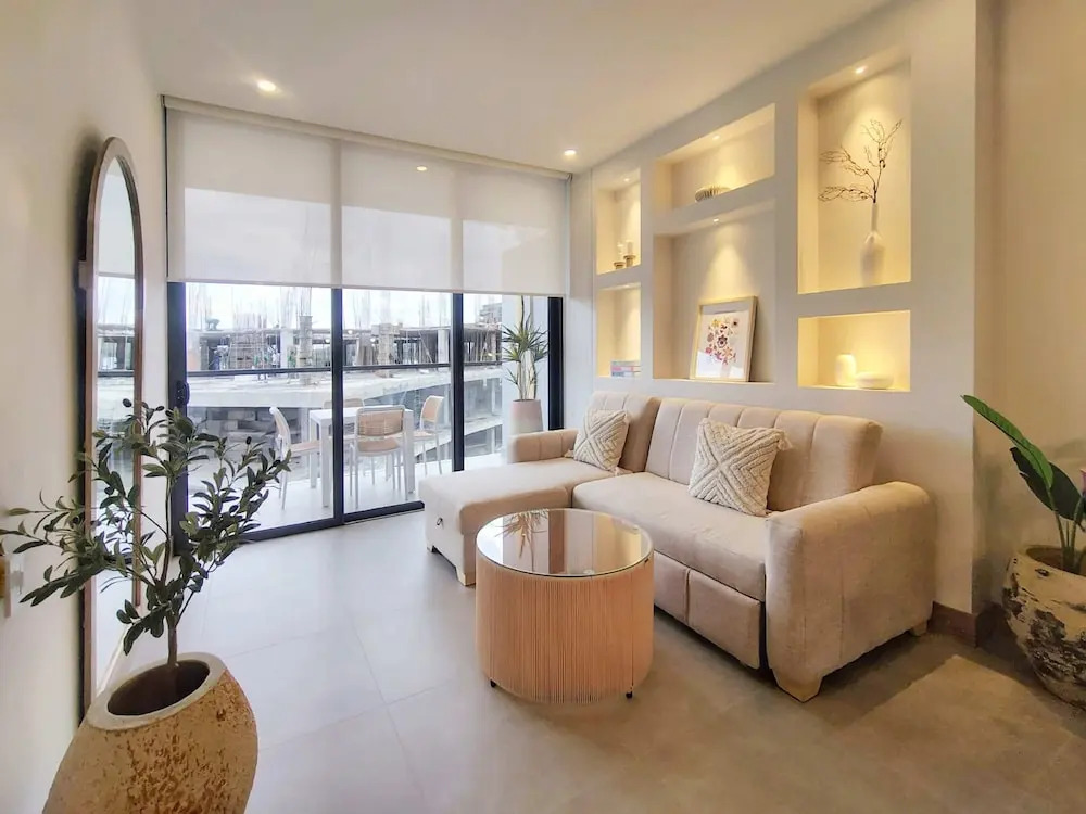 w Enchanting 2BR w Balcony in Morros