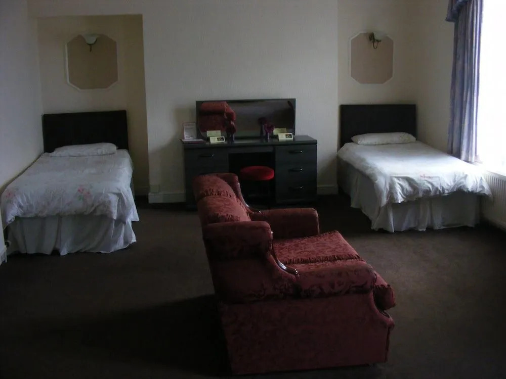 Highlander Hotel