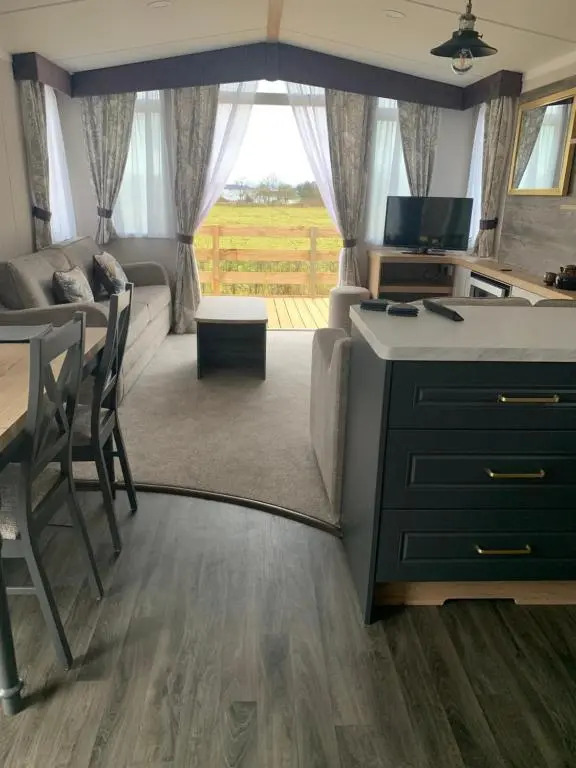 Swift Bordeaux Sea View No 3