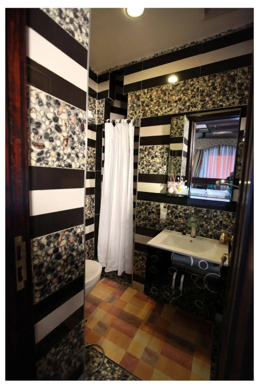 Roomi Suites Hotel