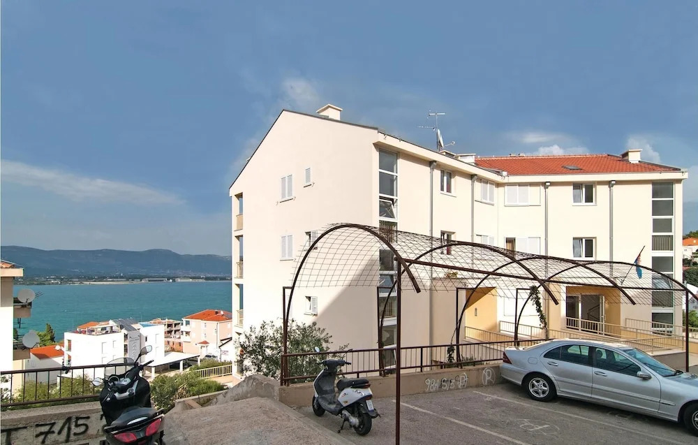 Nice Home in Misevac With Wifi and 2 Bedrooms