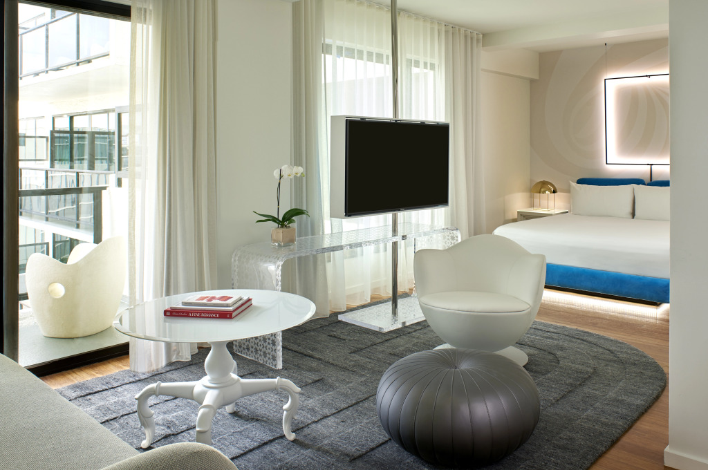 The Valorian West Hollywood, Curio Collection by Hilton