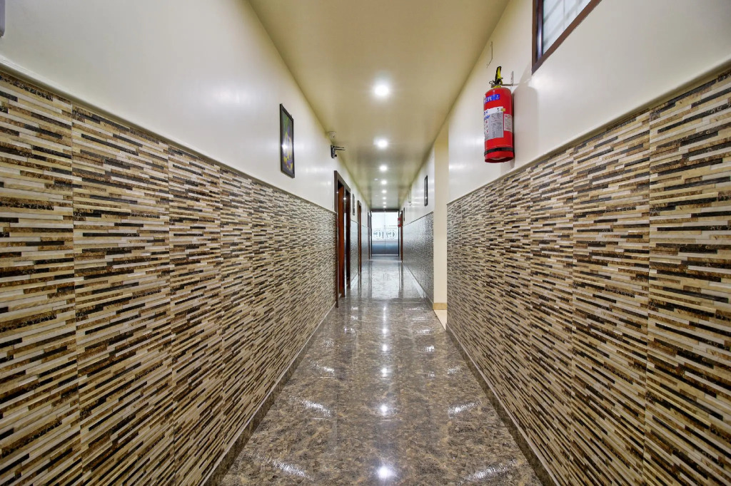 OYO 24872 Hotel Golden Fiesta