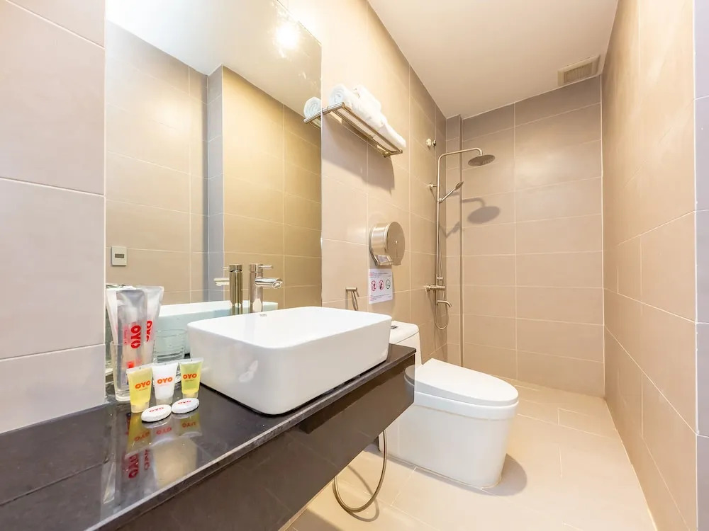 OYO 428 QA Hotel