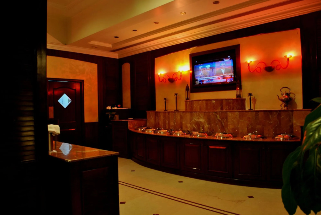 Dynasty Hotel
