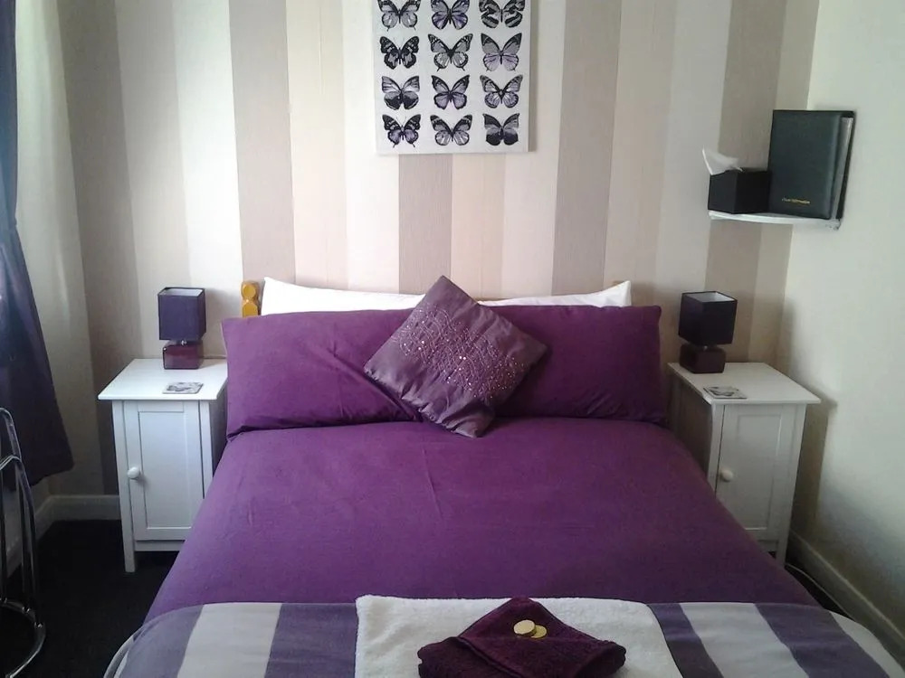 OYO Twins Palms Guest House