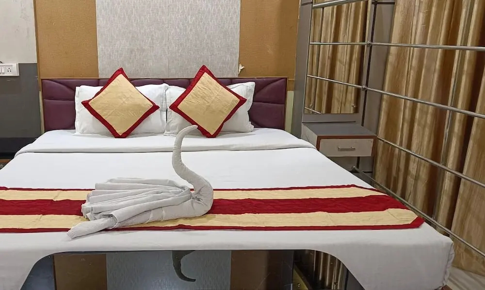 The Ritz By OYO Rooms